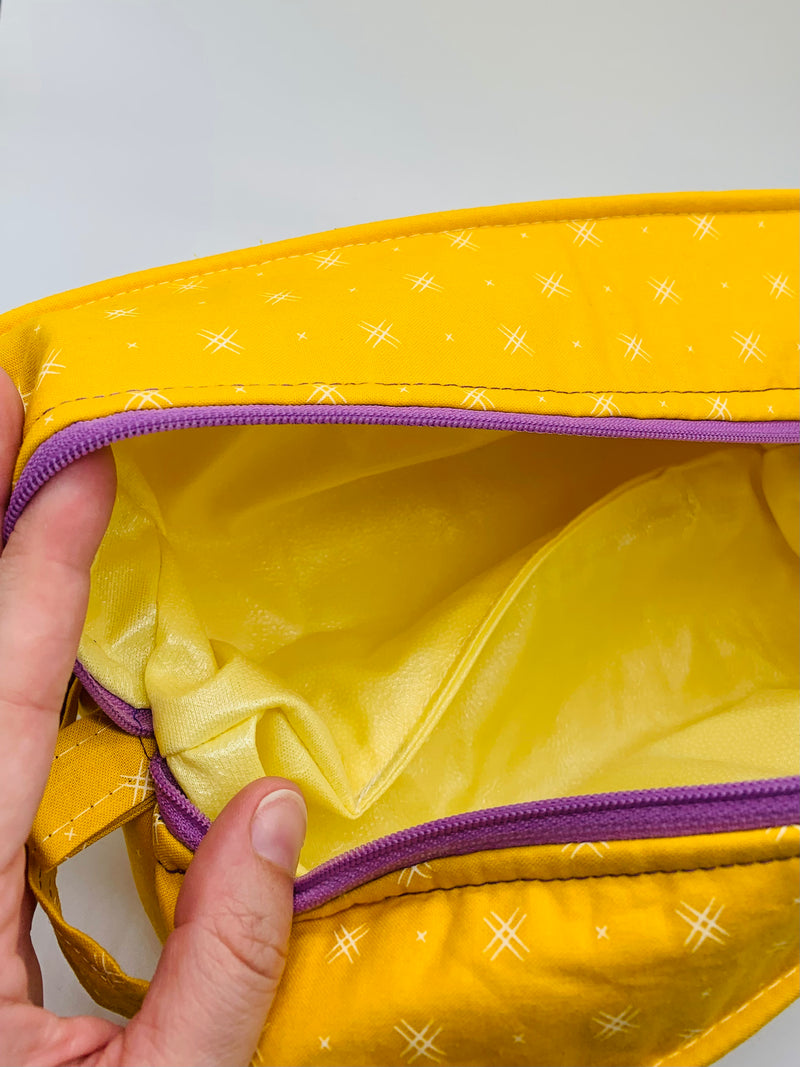 WET boxy bag with zipper and tabs