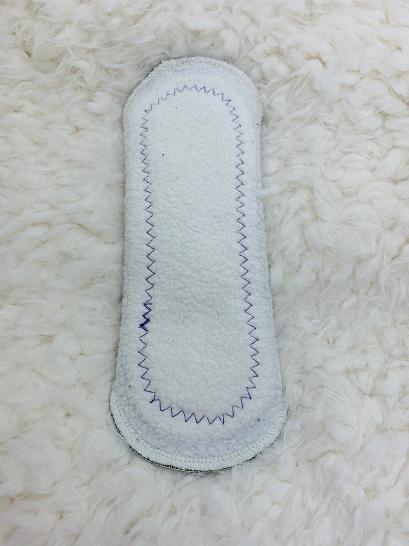 “Au naturel” 8” light flow bamboo Sherpa serged edge