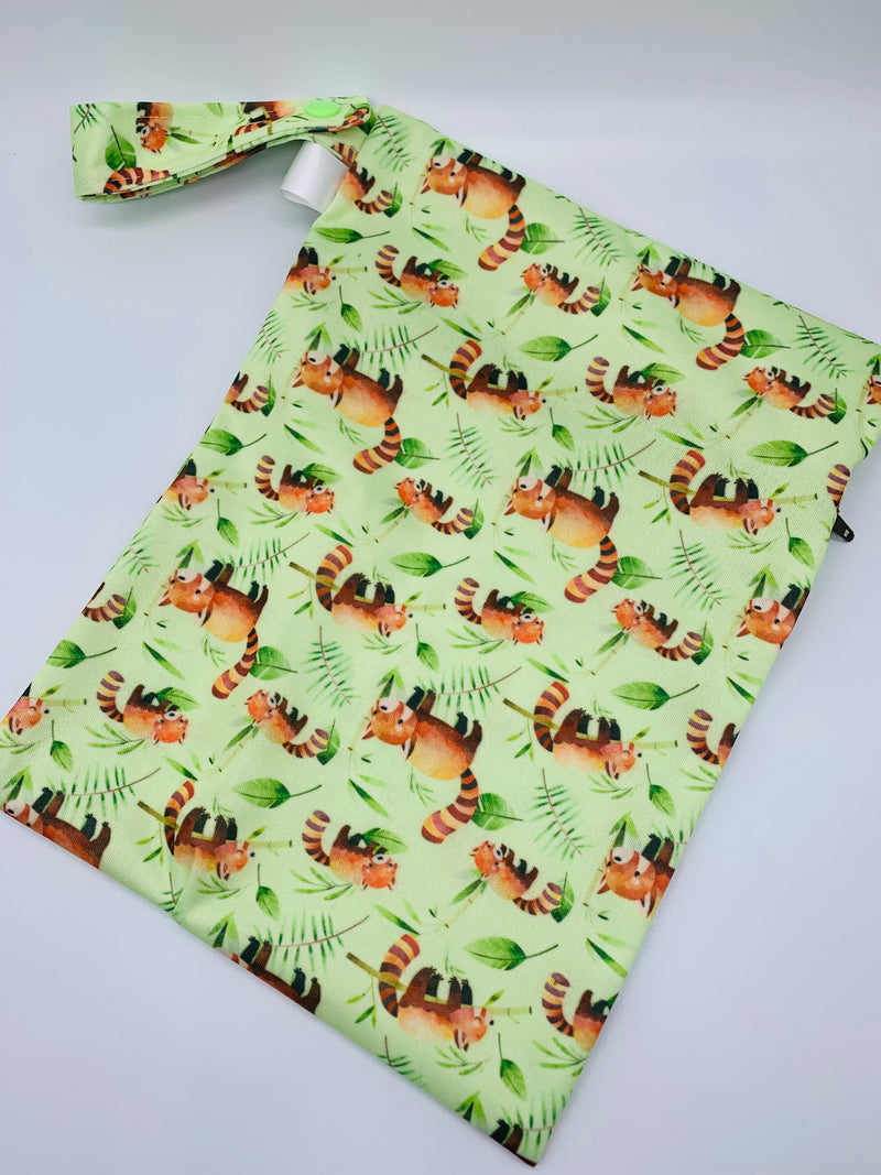 Single pocket laundry bags