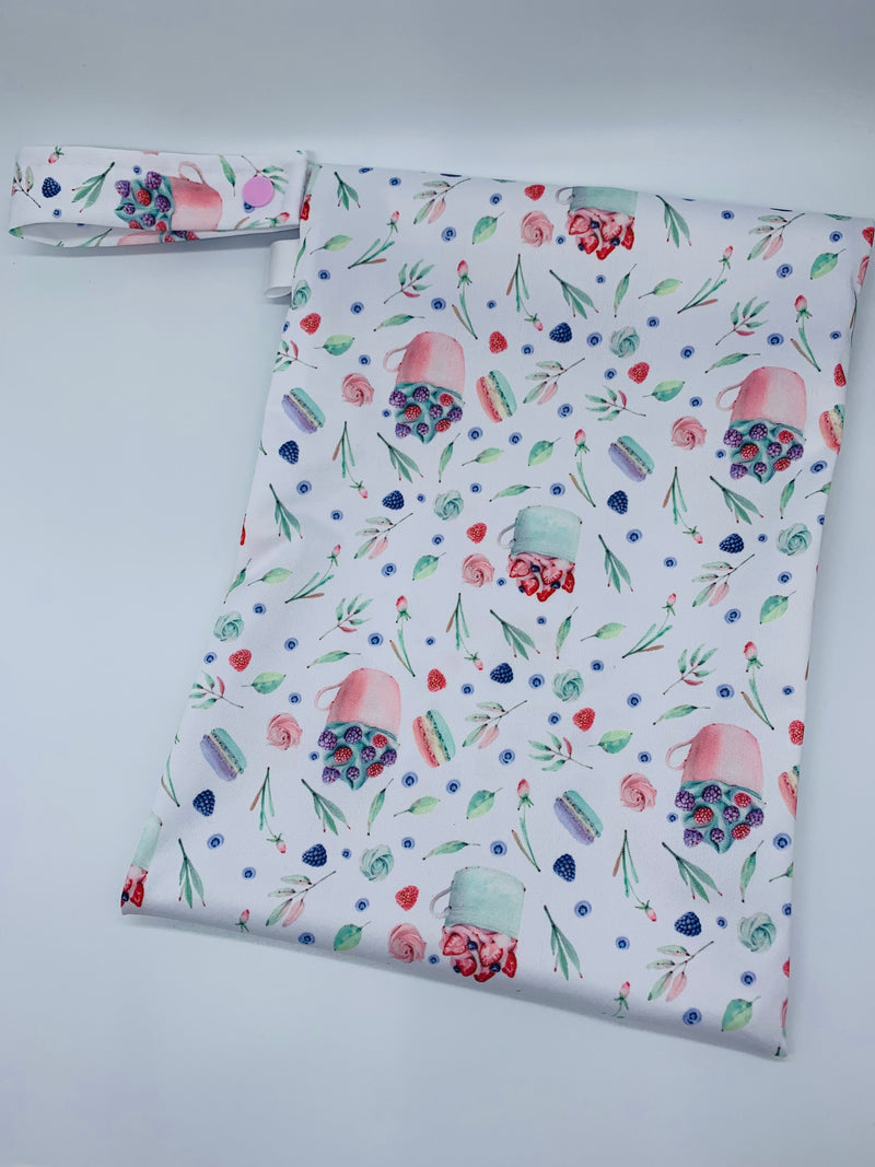 Single pocket laundry bags