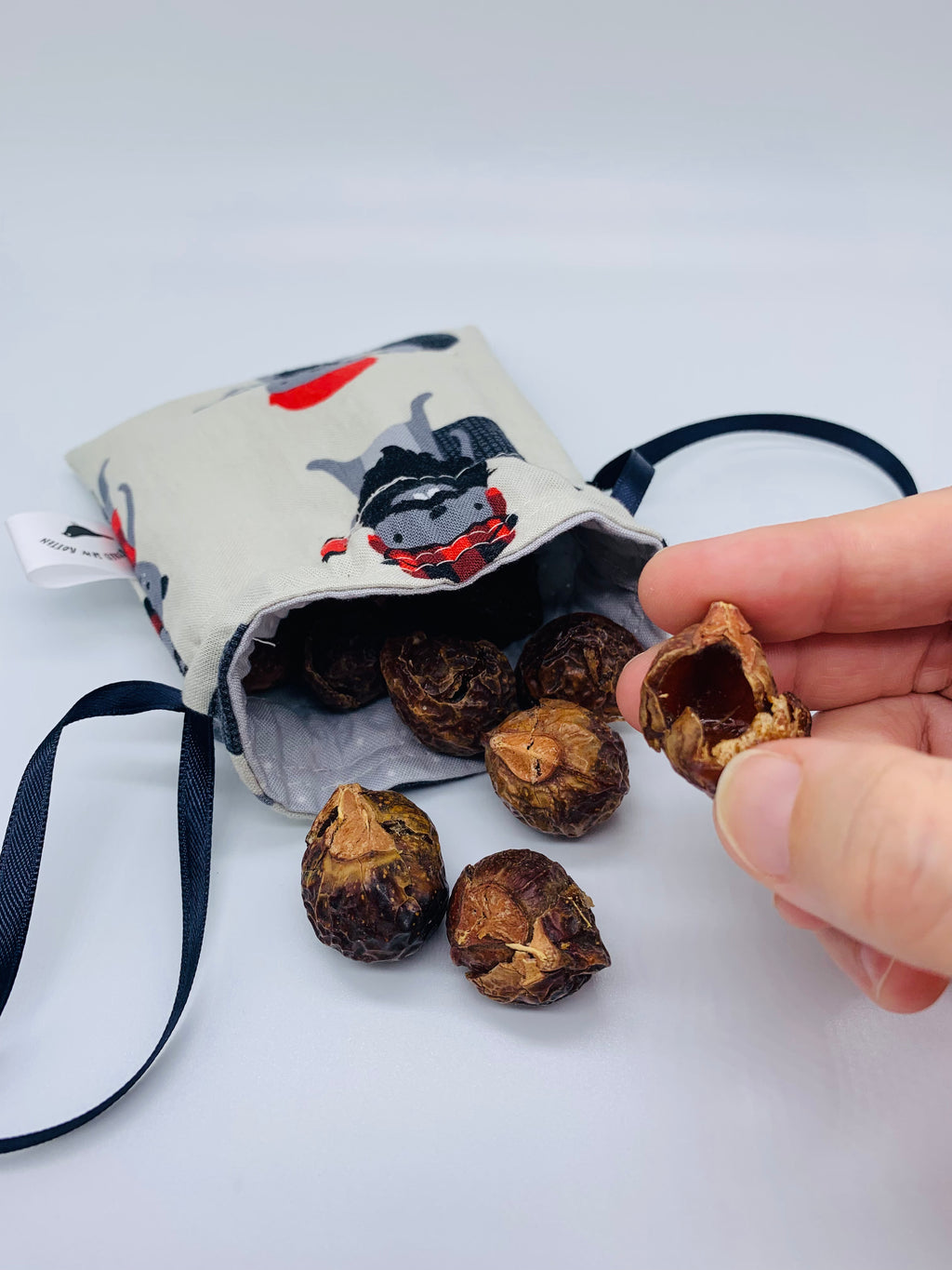 Soap nuts with or without bag