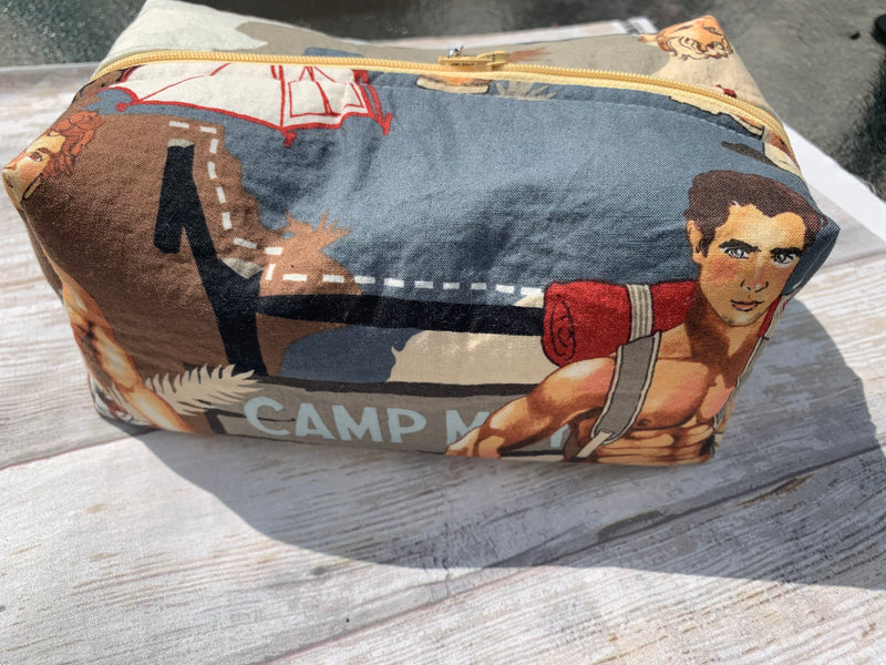 WET boxy bag with zipper and tabs